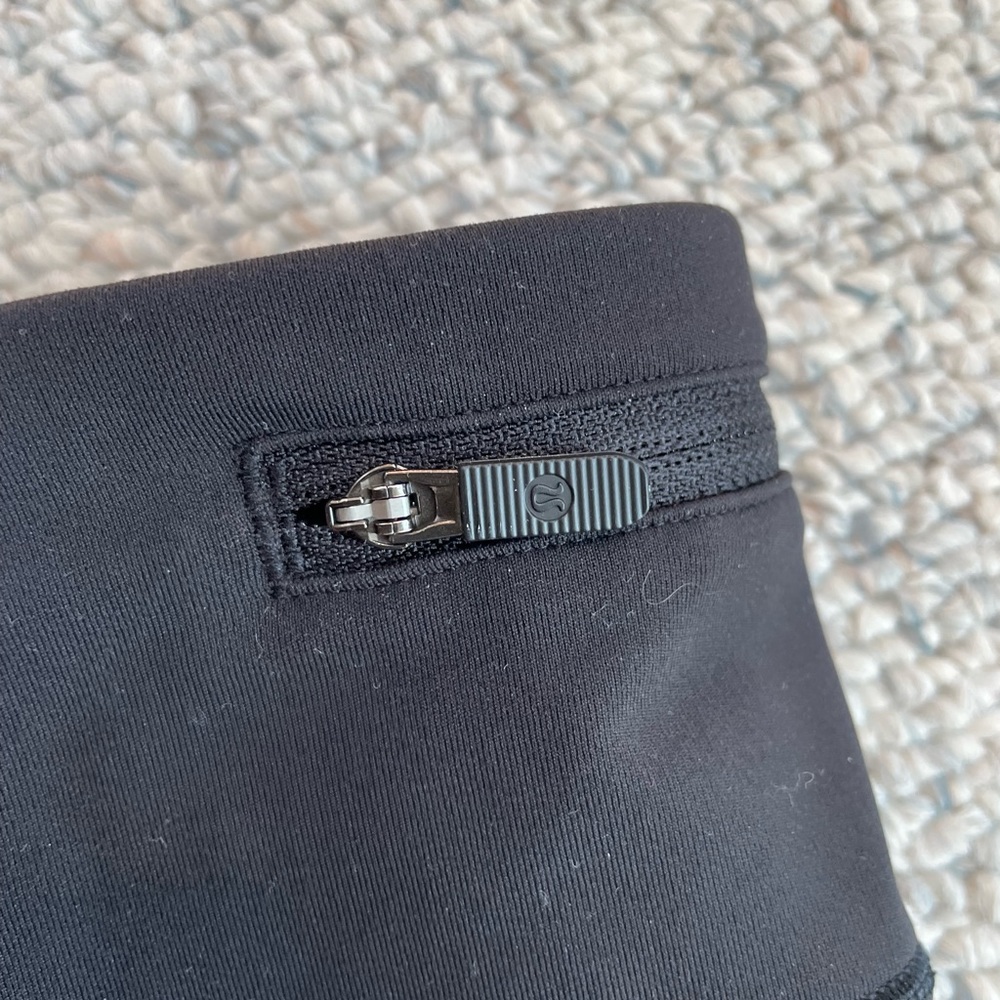 Lululemon time to sweat tight size 6 black 28” - Picture 6 of 6